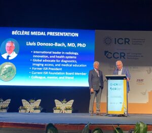 La ISR concede al Dr. Luis Donoso la medalla Antoine Béclère en el ICR que se celebra en Cartagena de Indias